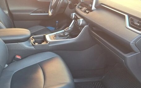 Toyota RAV4, 2019 год, 3 550 000 рублей, 11 фотография