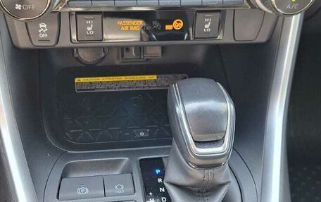 Toyota RAV4, 2019 год, 3 550 000 рублей, 14 фотография