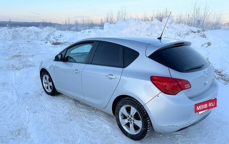 Opel Astra J, 2014 год, 550 000 рублей, 2 фотография
