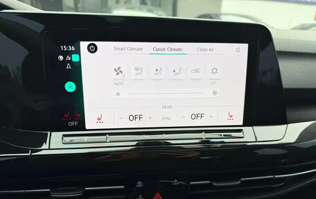 Volkswagen Golf VIII, 2022 год, 1 500 000 рублей, 7 фотография