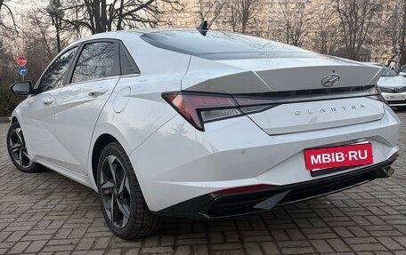 Hyundai Elantra, 2021 год, 2 000 000 рублей, 4 фотография