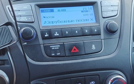 Hyundai ix35 I рестайлинг, 2014 год, 1 200 000 рублей, 11 фотография