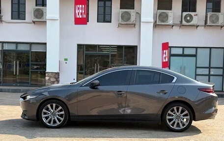 Mazda 3, 2022 год, 1 300 000 рублей, 13 фотография