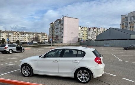 BMW 1 серия, 2009 год, 900 000 рублей, 1 фотография