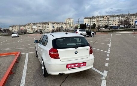 BMW 1 серия, 2009 год, 900 000 рублей, 2 фотография