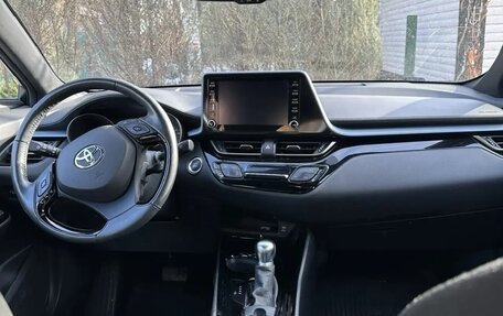 Toyota C-HR I рестайлинг, 2020 год, 2 700 000 рублей, 4 фотография