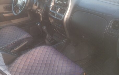 Nissan NP300, 2010 год, 1 370 000 рублей, 6 фотография