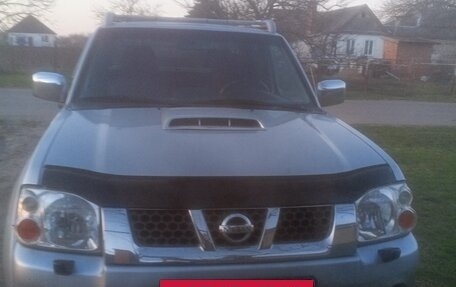 Nissan NP300, 2010 год, 1 370 000 рублей, 2 фотография