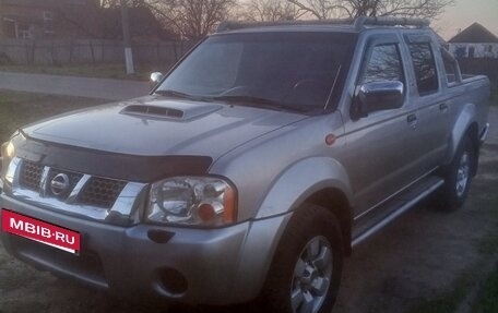 Nissan NP300, 2010 год, 1 370 000 рублей, 3 фотография