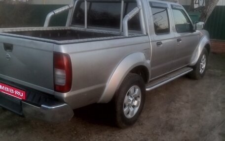 Nissan NP300, 2010 год, 1 370 000 рублей, 5 фотография