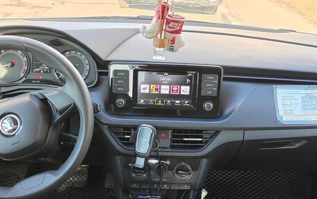 Skoda Rapid II, 2021 год, 1 050 000 рублей, 10 фотография