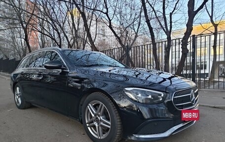 Mercedes-Benz E-Класс, 2021 год, 3 395 000 рублей, 5 фотография