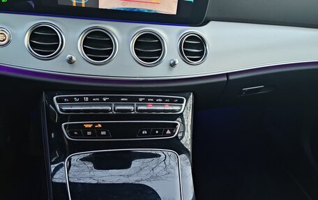 Mercedes-Benz E-Класс, 2021 год, 3 395 000 рублей, 19 фотография