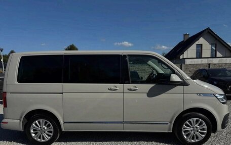 Volkswagen Multivan T6 рестайлинг, 2022 год, 4 700 000 рублей, 4 фотография