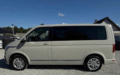 Volkswagen Multivan T6 рестайлинг, 2022 год, 4 700 000 рублей, 8 фотография