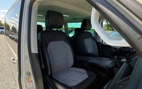 Volkswagen Multivan T6 рестайлинг, 2022 год, 4 700 000 рублей, 14 фотография