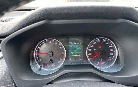 Toyota RAV4, 2019 год, 3 400 000 рублей, 9 фотография