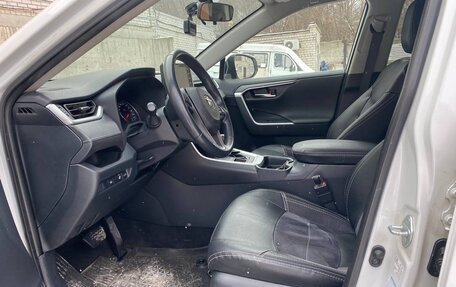 Toyota RAV4, 2019 год, 3 400 000 рублей, 5 фотография