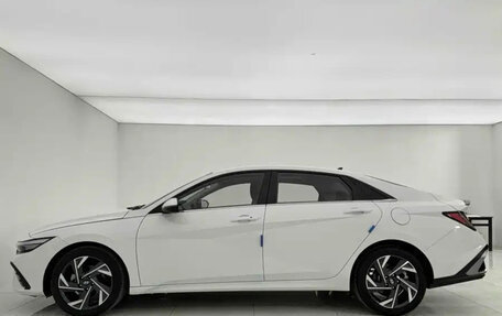 Hyundai Elantra, 2023 год, 1 350 000 рублей, 7 фотография
