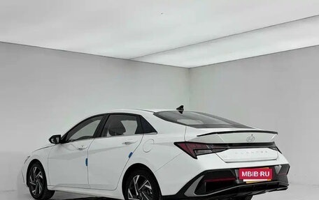 Hyundai Elantra, 2023 год, 1 350 000 рублей, 4 фотография