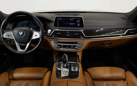 BMW 7 серия, 2021 год, 5 900 000 рублей, 11 фотография