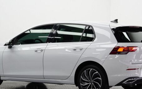 Volkswagen Golf VIII, 2022 год, 1 675 000 рублей, 4 фотография