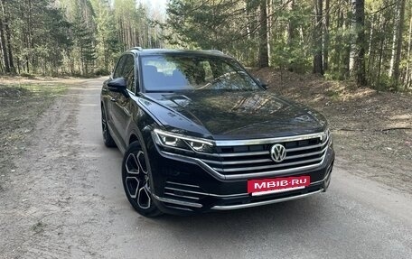 Volkswagen Touareg III, 2019 год, 4 340 000 рублей, 5 фотография