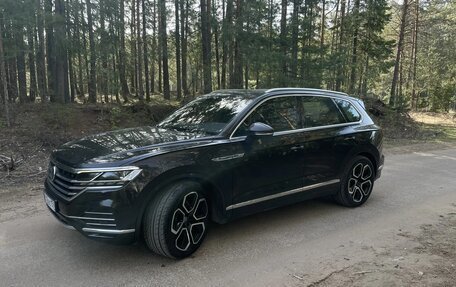 Volkswagen Touareg III, 2019 год, 4 340 000 рублей, 6 фотография