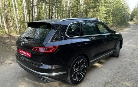 Volkswagen Touareg III, 2019 год, 4 340 000 рублей, 9 фотография