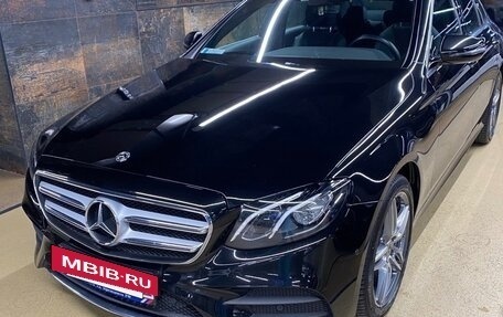 Mercedes-Benz E-Класс, 2018 год, 3 300 000 рублей, 4 фотография