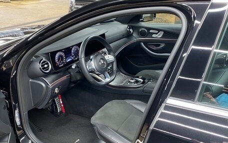 Mercedes-Benz E-Класс, 2018 год, 3 300 000 рублей, 5 фотография