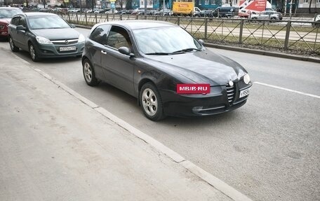 Alfa Romeo 147 I рестайлинг, 2002 год, 390 000 рублей, 3 фотография