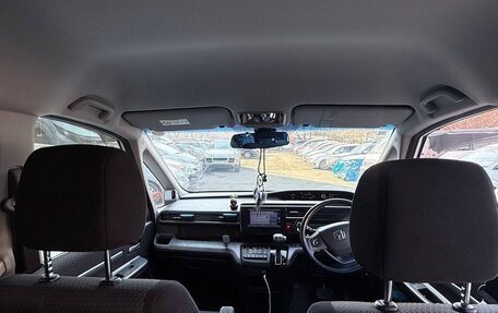 Honda Stepwgn IV, 2016 год, 1 600 000 рублей, 13 фотография