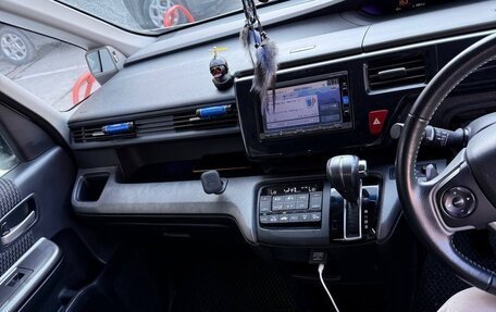 Honda Stepwgn IV, 2016 год, 1 600 000 рублей, 24 фотография