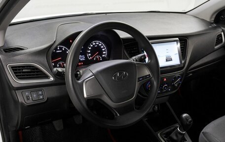 Hyundai Solaris II рестайлинг, 2018 год, 1 095 000 рублей, 10 фотография