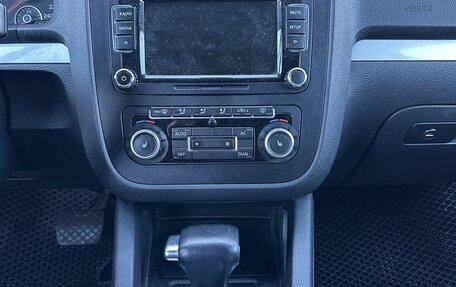 Volkswagen Jetta VI, 2009 год, 695 000 рублей, 11 фотография