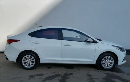 Hyundai Solaris II рестайлинг, 2017 год, 1 110 000 рублей, 4 фотография