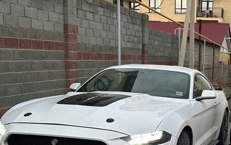 Ford Mustang VI рестайлинг, 2018 год, 1 650 000 рублей, 4 фотография