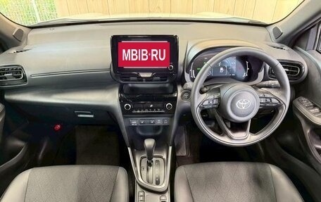 Toyota Yaris Cross, 2022 год, 1 580 000 рублей, 7 фотография