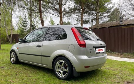 Ford Fiesta, 2005 год, 300 000 рублей, 3 фотография