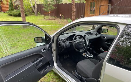 Ford Fiesta, 2005 год, 300 000 рублей, 8 фотография