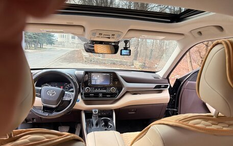 Toyota Highlander, 2021 год, 5 100 000 рублей, 6 фотография