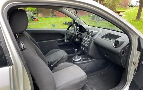 Ford Fiesta, 2005 год, 300 000 рублей, 9 фотография