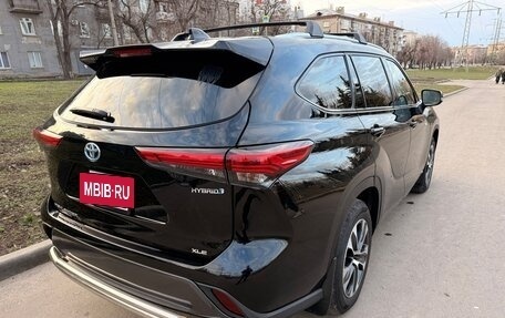 Toyota Highlander, 2021 год, 5 100 000 рублей, 3 фотография