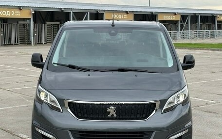 Peugeot Traveller I, 2020 год, 4 250 000 рублей, 2 фотография