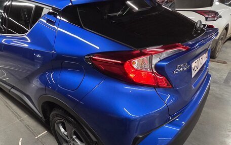 Toyota C-HR I рестайлинг, 2019 год, 2 550 000 рублей, 4 фотография