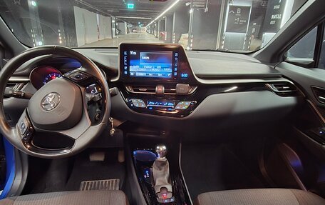 Toyota C-HR I рестайлинг, 2019 год, 2 550 000 рублей, 9 фотография