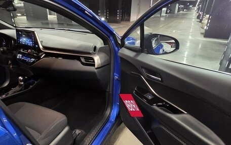 Toyota C-HR I рестайлинг, 2019 год, 2 550 000 рублей, 13 фотография