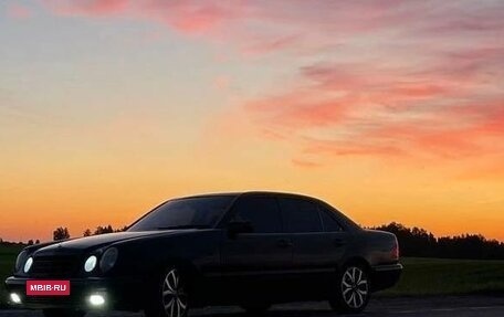 Mercedes-Benz E-Класс, 1997 год, 210 000 рублей, 2 фотография