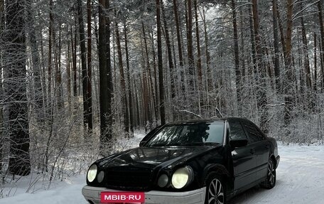 Mercedes-Benz E-Класс, 1997 год, 210 000 рублей, 3 фотография